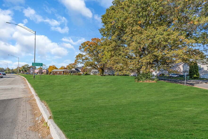 More Photos Of 44 Edmund St, Edison Land For Lease