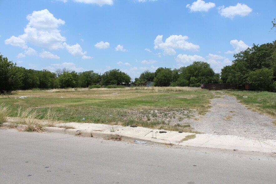 More Photos Of 1119 Historic Old Hwy 90, San Antonio Warehouse For Sale
