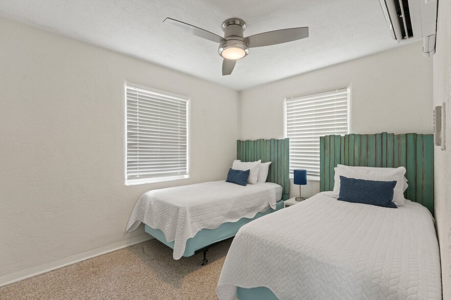 More Photos Of 1708 S Atlantic Ave, New Smyrna Beach Hotel For Sale