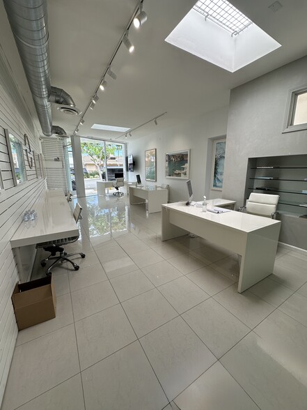 More Photos Of 3429 E Coast Hwy, Corona del Mar Storefront For Lease