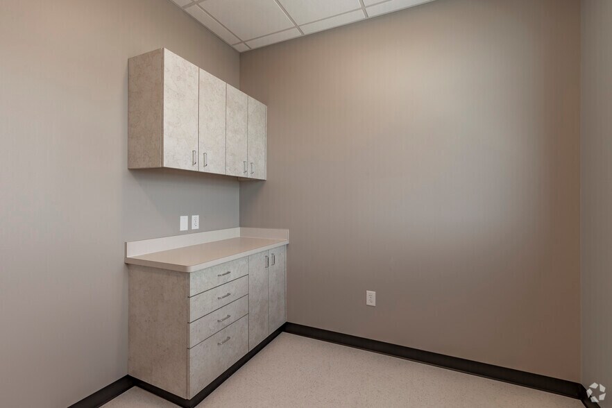 More Photos Of 1180 Seton Pky, Kyle Medical For Lease
