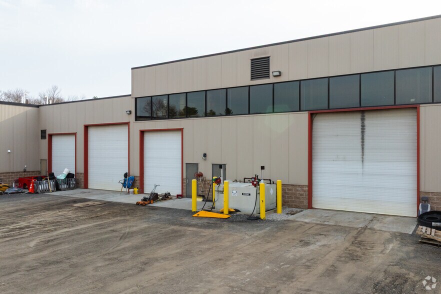 More Photos Of 2 Southville Rd, Southborough Warehouse For Lease