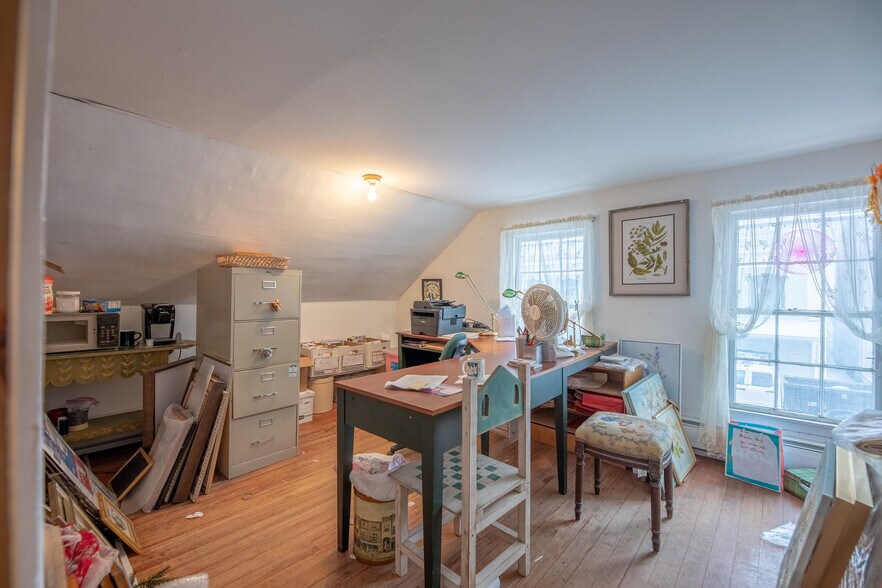 More Photos Of 16 West Main St, Wilmington General Retail For Sale