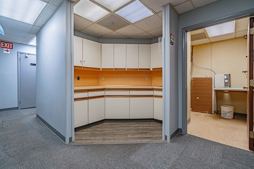 More Photos Of 2428 Walbert Ave, Allentown Flex For Lease