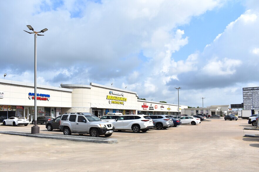 Primary Photo Of 3330 Hillcroft Ave, Houston Unknown For Lease