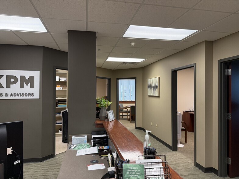 More Photos Of 500 W Main St, Branson Office For Lease