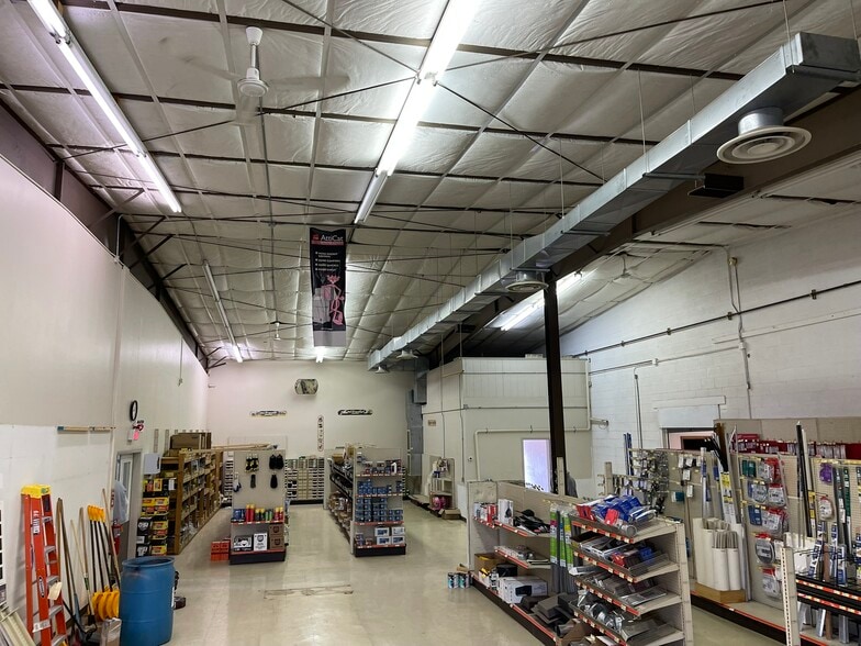 More Photos Of 2603 S Bay Shore Dr, Sister Bay Freestanding For Lease