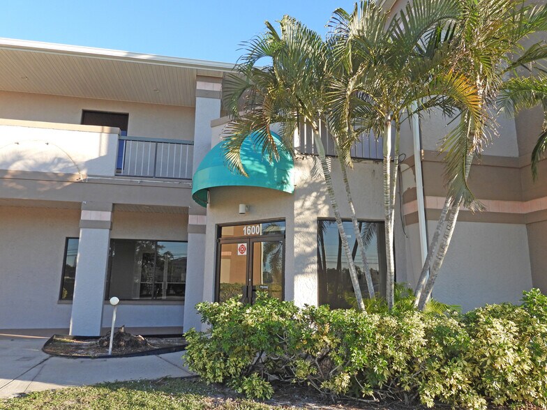 More Photos Of 1600 W Eau Gallie Blvd, Melbourne Office For Lease