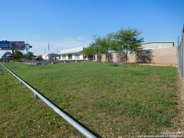 More Photos Of 8603 US Highway 281 N, Spring Branch Research And Development For Sale