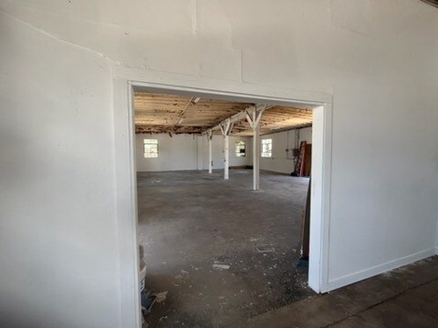 More Photos Of 1024 S Main St, Gainesville Warehouse For Lease