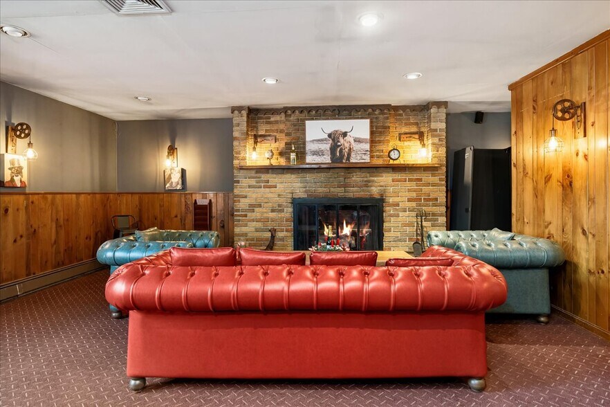 More Photos Of 31 Decatur St, Columbia Restaurant For Sale