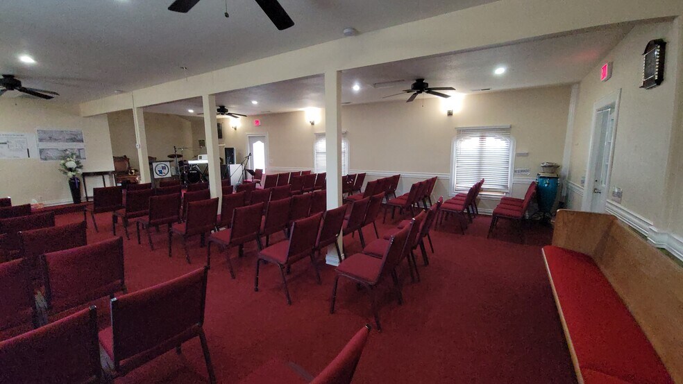 More Photos Of 1806 Solano St, Corning General Retail For Sale