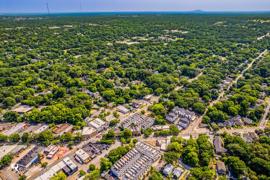More Photos Of 1336 Glenwood Ave, Atlanta Restaurant For Sale