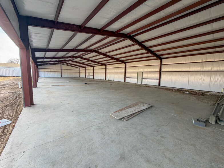 More Photos Of 4944 Mansfield Hwy, Forest Hill General Retail For Sale