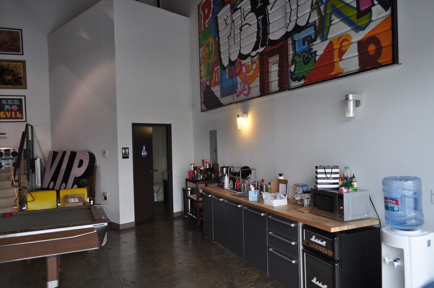 More Photos Of 1800 S Brand Blvd, Glendale Loft Creative Space For Lease