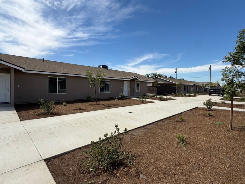 More Photos Of 181 Dairy Ave, Corcoran Multifamily For Sale