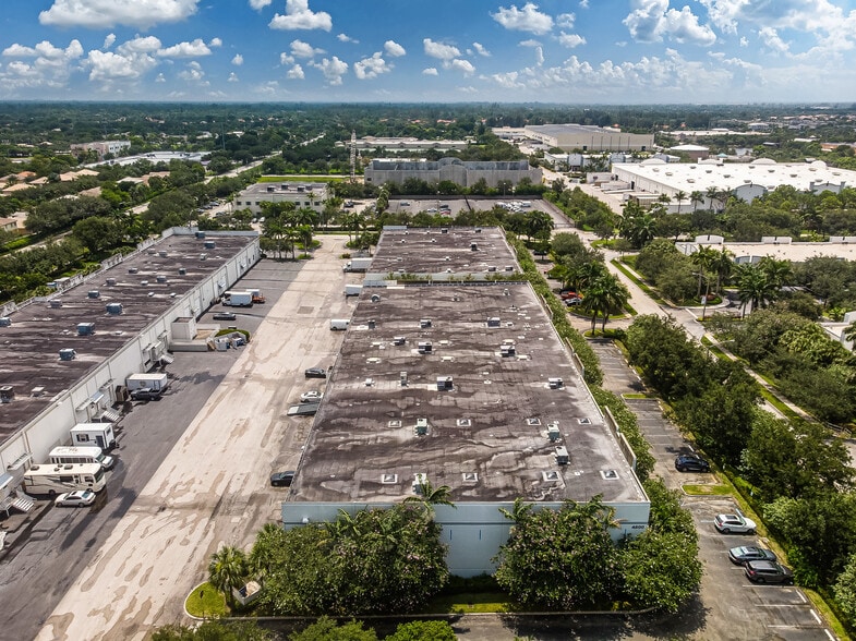 More Photos Of 4800 Lyons Technology Pky, Coconut Creek Warehouse For Sale