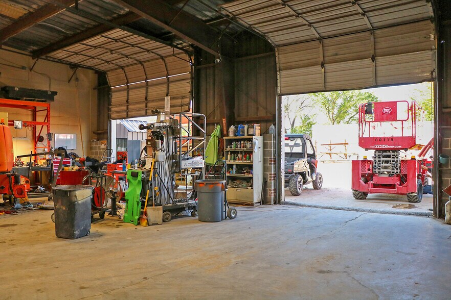 More Photos Of 2338-2354 Joe Field Rd, Dallas Industrial For Lease