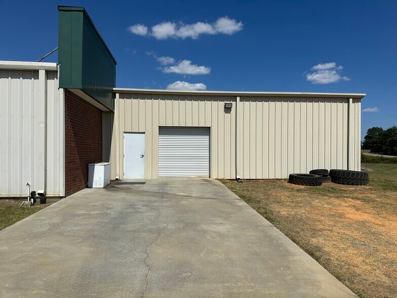 Primary Photo Of 106 Bowling Ln, Dublin Flex For Sale