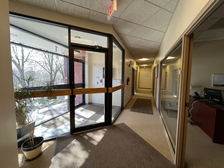 More Photos Of 875 Centerville Rd, Warwick Medical For Lease