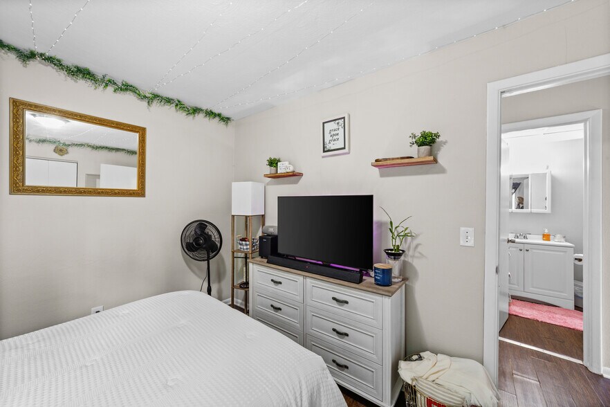 More Photos Of 5216 E Lake Rd, Sheffield Lake Apartments For Sale