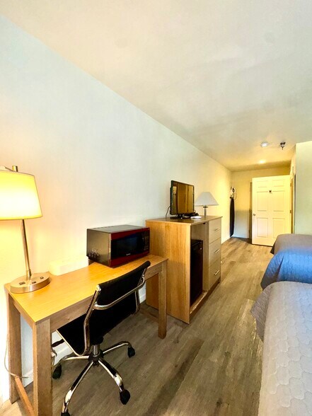 More Photos Of 1768 Beach Blvd, Biloxi Hotel For Sale