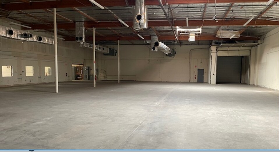 More Photos Of 829-833 Flynn Rd, Camarillo Manufacturing For Sale