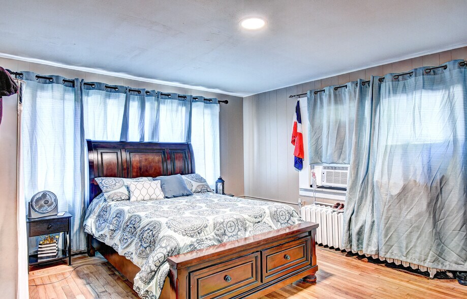 More Photos Of 337 N Liberty Dr, Tomkins Cove Restaurant For Sale