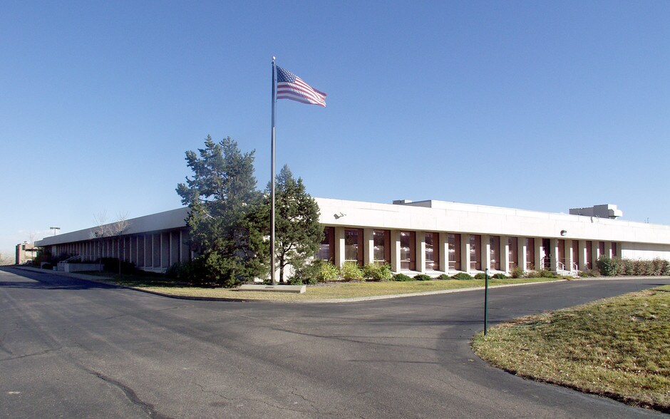 More Photos Of 11100 W 8th Ave, Lakewood Warehouse For Lease