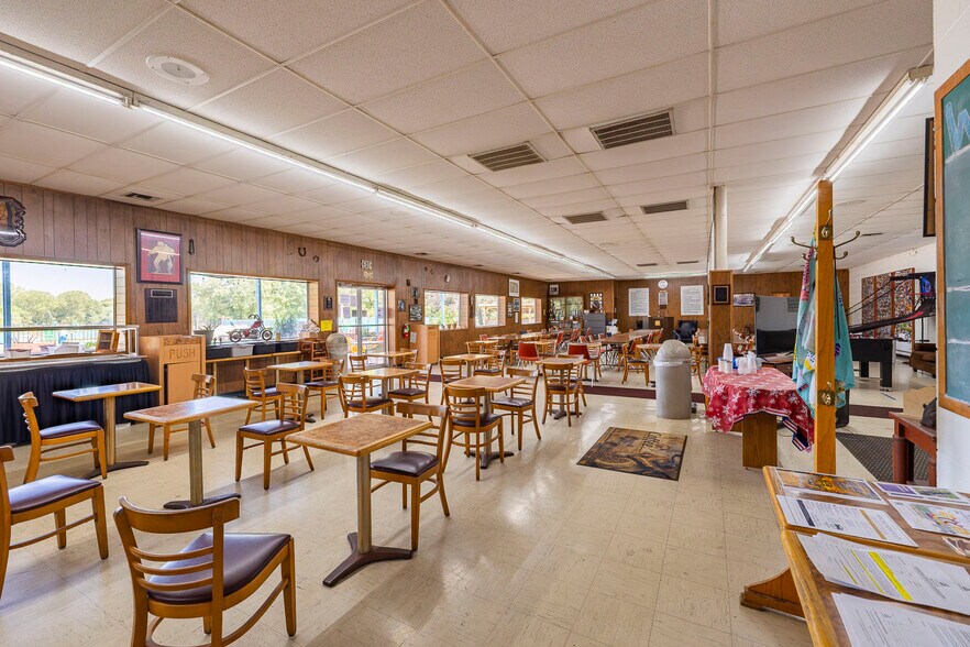 More Photos Of 2206 E 101st St N, Valley Center Specialty For Sale