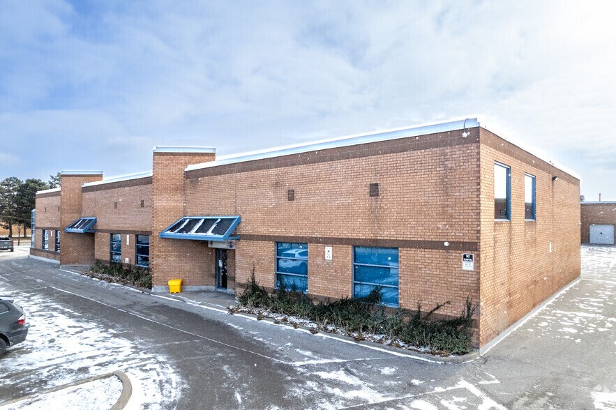 Primary Photo Of 241 Applewood Cres, Vaughan Light Distribution For Lease