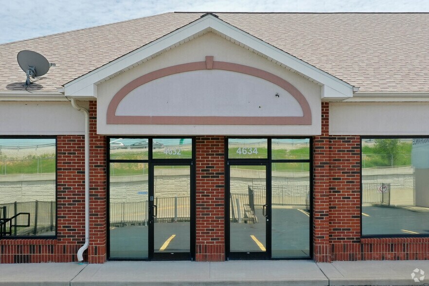 More Photos Of 4636 S Saint Peters Pky, Saint Peters Office For Lease