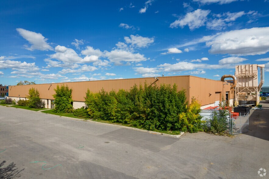 More Photos Of 4115 72nd Ave SE, Calgary Warehouse For Lease