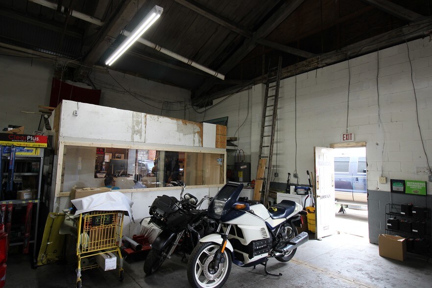 More Photos Of 2108-2112 N 6th St, Philadelphia Auto Repair For Sale