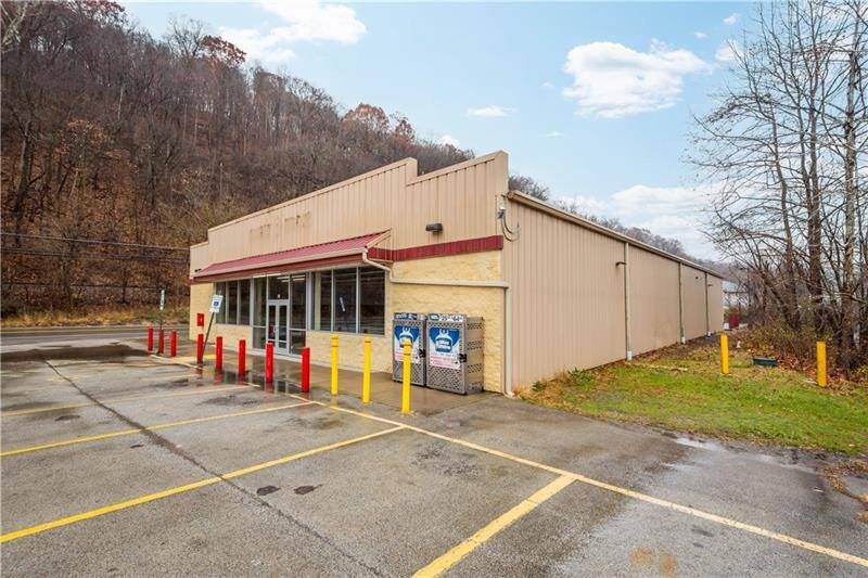 More Photos Of 26 Front st, Millsboro General Retail For Lease
