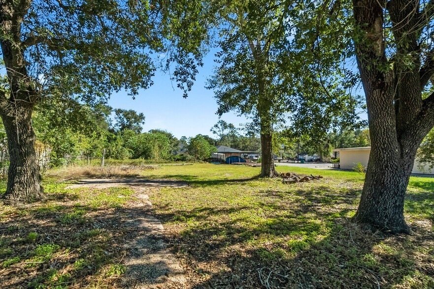 More Photos Of 1400 N Frazier St, Conroe Restaurant For Sale