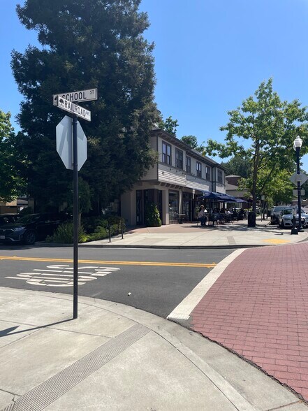 More Photos Of 402 Railroad Ave, Danville Storefront Retail Office For Lease