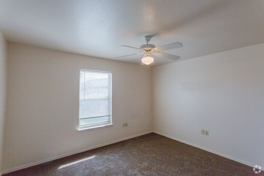 More Photos Of 141 Market St, Monticello Apartments For Sale