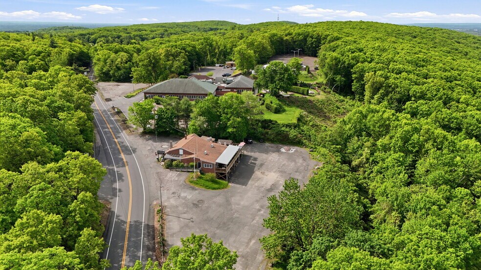 More Photos Of 100 Mountain Rd, Easthampton Restaurant For Sale