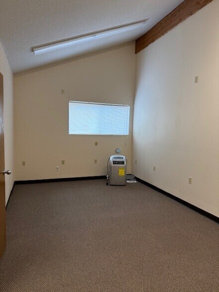 More Photos Of 24461 Welches Rd, Welches Medical For Lease