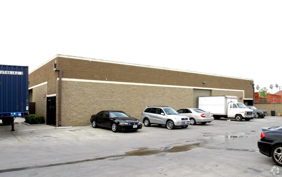 More Photos Of 15832 S Broadway St, Gardena Warehouse For Lease