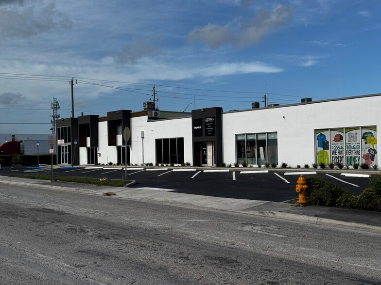 More Photos Of 5701-5731 NW 74th Ave, Miami Warehouse For Lease