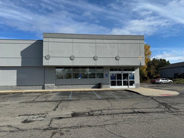 More Photos Of 610 N Cedar St, Mason Unknown For Lease