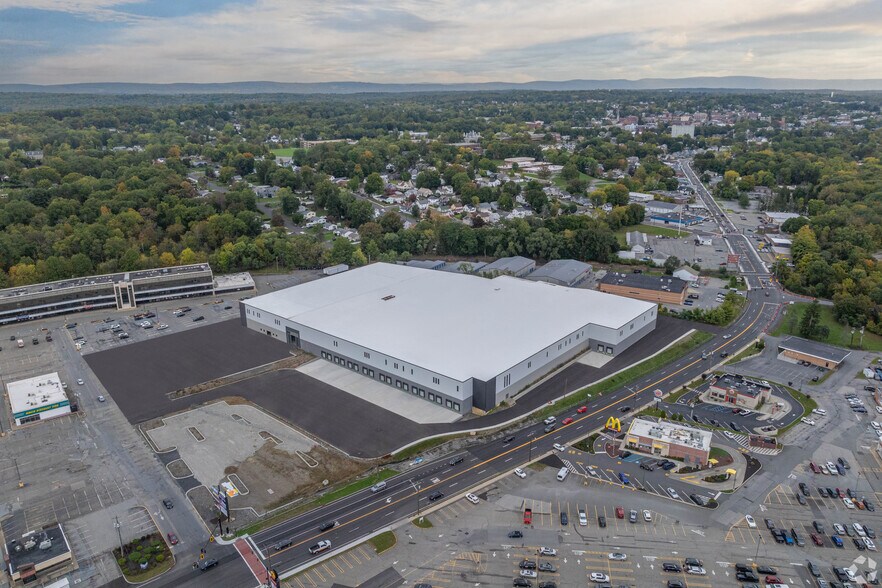 More Photos Of 102 Dolson Ave, Middletown Distribution For Lease