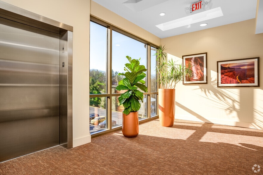 More Photos Of 100 Bradford Rd, Wexford Medical For Lease