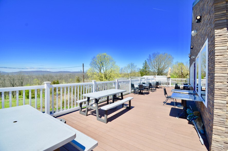 More Photos Of 1495 Farmington Ave, Pottstown General Retail For Sale