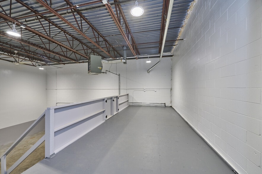 More Photos Of 1 Melvin St, Wakefield Manufacturing For Lease