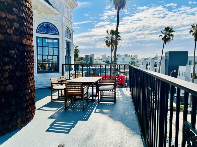 Primary Photo Of 13323 W Washington Blvd, Culver City Office Residential For Lease