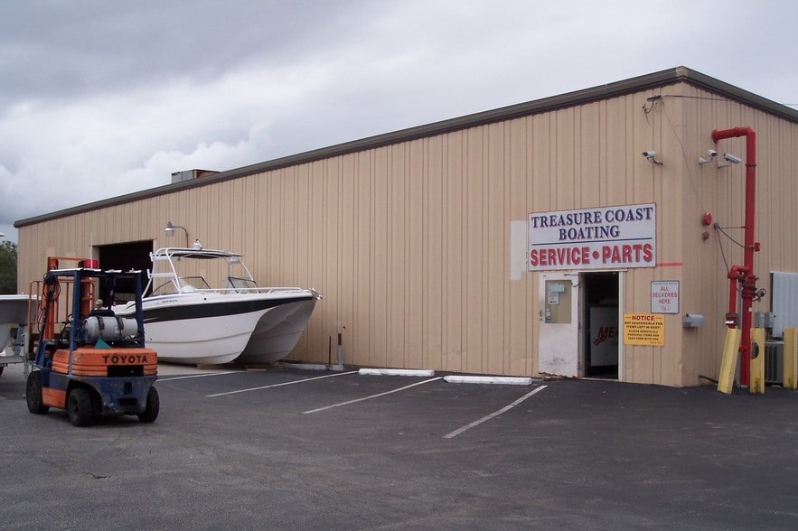 More Photos Of 1880 SE Federal Hwy, Stuart Warehouse For Lease