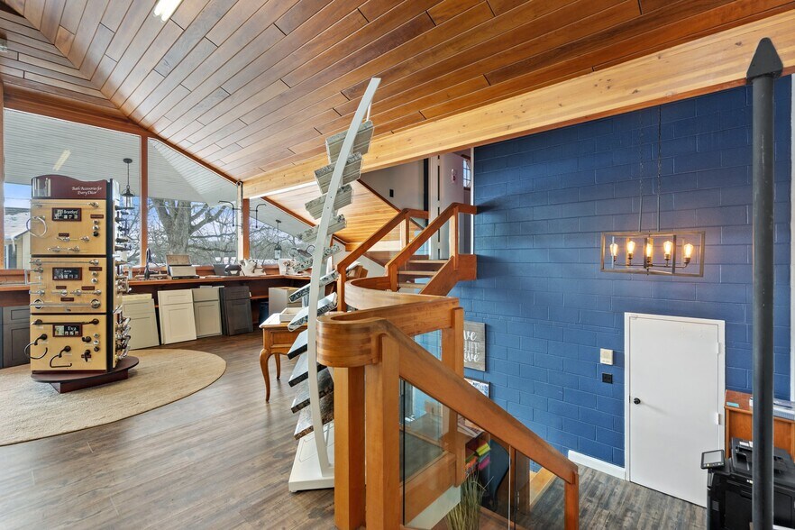 More Photos Of 101 E Marshall St, Remington Storefront Retail Office For Sale